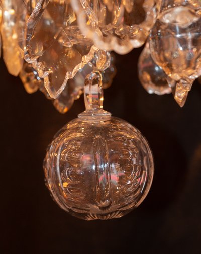 Signed by Baccarat, Louis XVI style chandelier with gilt bronze and cut crystal fire pots circa 1890