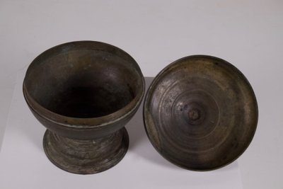 Burmese bronze covered bowl Taungû / Nyaung-yan