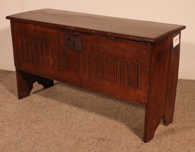 Oak Sabre Chest Or Plank Coffer Circa 1600