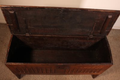 Oak Sabre Chest Or Plank Coffer Circa 1600