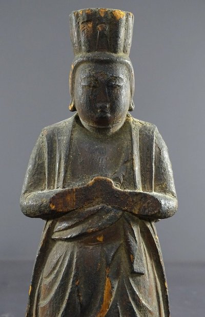 Japan, Early Edo Period (1603-1868), Rare Antique Wood Carved Shinto God Statue.