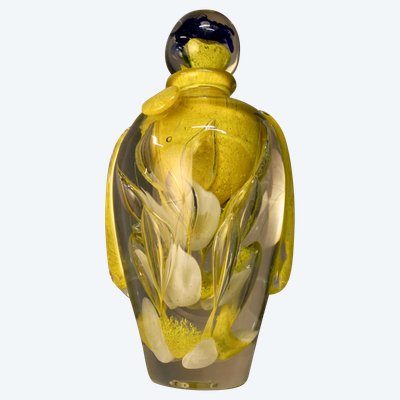 Blown glass bottle By Jean Claude Novaro (1943-2014)