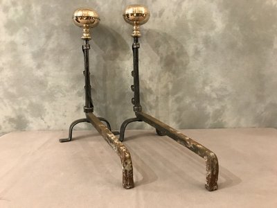 Antichi candelabri in ferro battuto della fine del XVII secolo