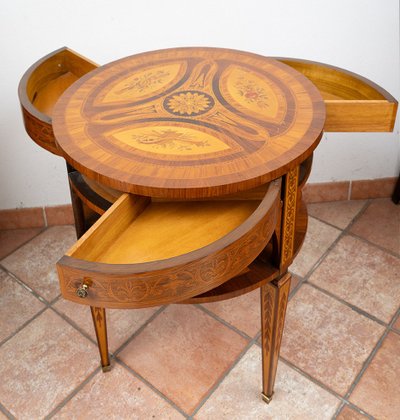 Antique polychrome wood coffee table, 20th century.