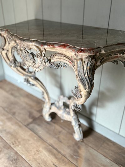 Louis XV console from the 19th century with very nice original marble patina