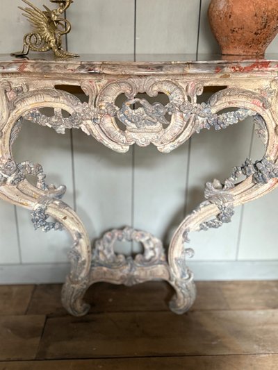 Louis XV console from the 19th century with very nice original marble patina