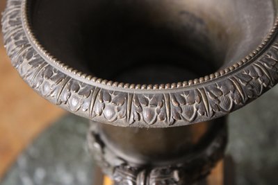 Pair of Medici vases in patinated bronze, 19th century