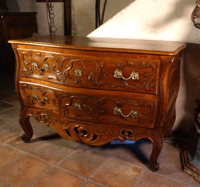 Nîmes chest of drawers with curved uprights