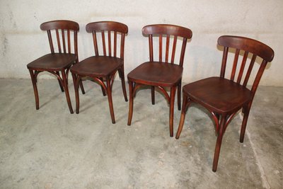 Table de bistrot avec dessus en bakelite et ses 4 chaises en hêtre époque Art Déco