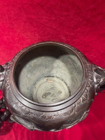 IMPOSING BRONZE PERFUME BURNER CHINA