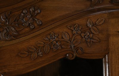 Walnut display bookcase, Louis XV style - Late 19th century