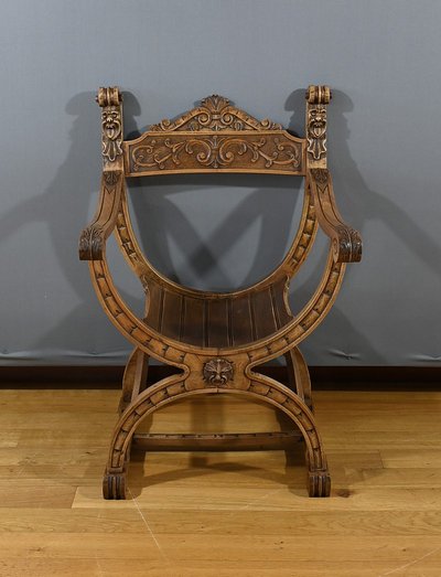 Dagobert armchair in Walnut, Medieval style - Late 19th century