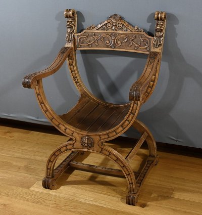 Dagobert armchair in Walnut, Medieval style - Late 19th century