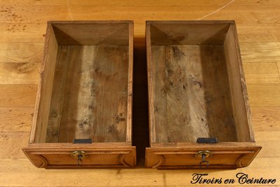 Small Ash Chest of Drawers, Louis XIV/Louis XV Transition – Late 18th Century