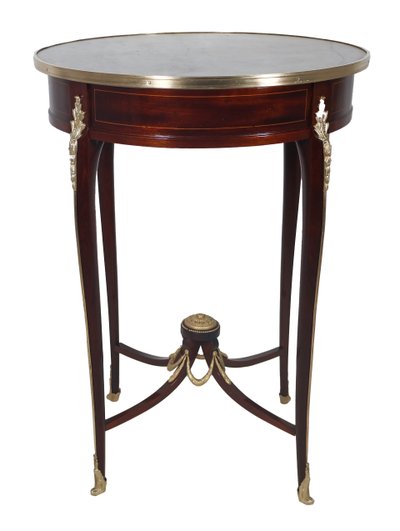 Transition style pedestal table from the late 19th century