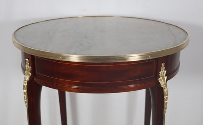 Transition style pedestal table from the late 19th century