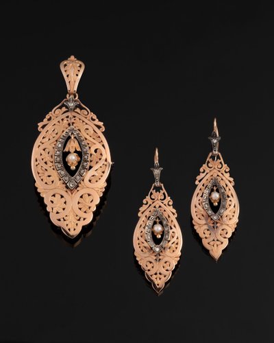 Gold, Diamond and Fine Pearl Set