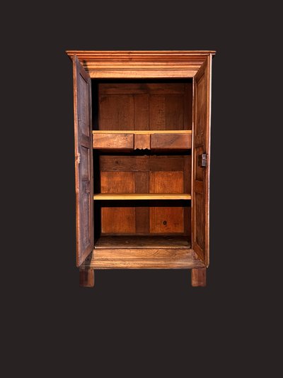 Armoire 1800 en noyer