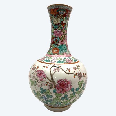 20. Jahrhundert, China, Pansu-Porzellanvase, verziert mit Blumen