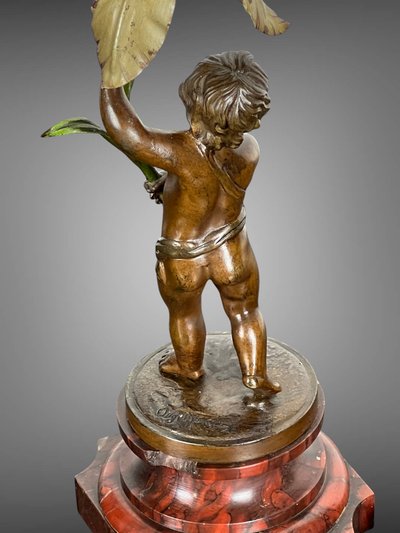 PAAR BRONZELAMPEN MIT DER AUFLAGE „AUGUSTE MOREAU“, DIE PUTTI DARSTELLEN