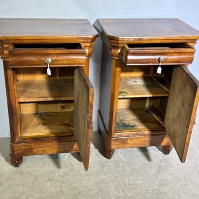 Antique pair of Cappuccino bedside tables in solid walnut from Lombardy 1840. Restored. Size L 49 x 35.