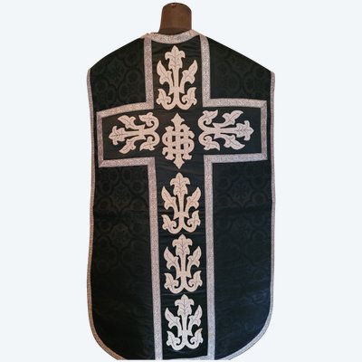 Priest's chasuble in damask, early 20th century