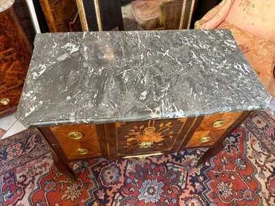 COMMODE KNOWN AS A LOUIS XV TRANSITION SAUTÉER 18TH CENTURY