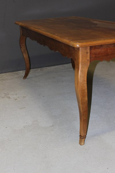 Louis XV Style Table in Walnut, Late 19th Century