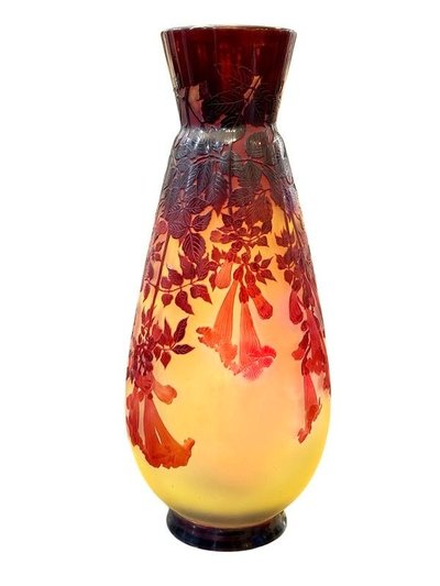 Emile Gallé Important Art nouveau "Bignones Rouges" vase