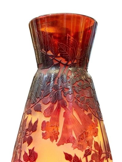 Emile Gallé Important Art nouveau "Bignones Rouges" vase