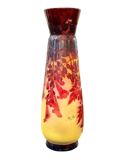 Emile Gallé Important Art nouveau "Bignones Rouges" vase