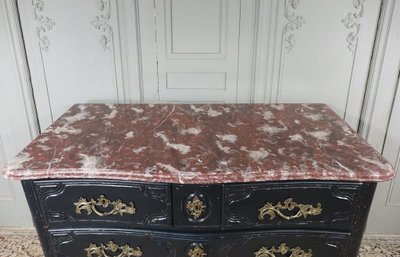 Regency period chest of drawers. Faux marble top.