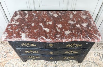 Regency period chest of drawers. Faux marble top.