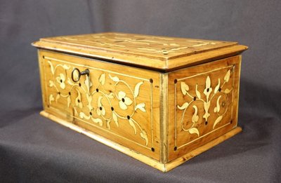 Yew Box with Intarsia Decoration