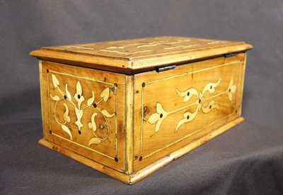 Yew Box with Intarsia Decoration