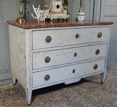 Commode d'époque Louis XVI / Directoire. Plateau Faux Marbre.