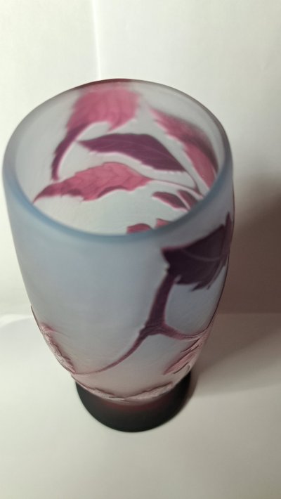   Vase decorated with angel trumpets in purple cameo glass D'ARGENTAL - Paul NICOLAS (1875-1952)