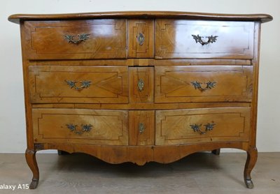 Louis XV Period Curved Chest Of Drawers In Elm And Inlaid Filets Circa 1750