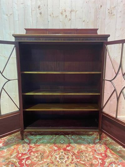 Library - English marquetry display case "Maple & Compagnie Londres"