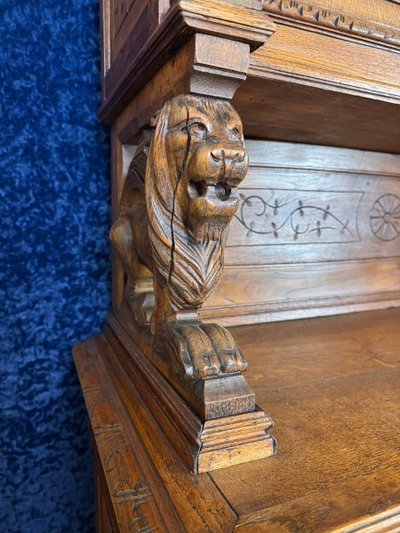 Credenza da caccia in rovere massiccio in stile rinascimentale del 1850 circa