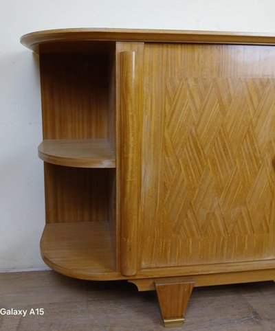 Da Jules Leleu: rara credenza angolare in legno chiaro, periodo Art Déco, circa 1930