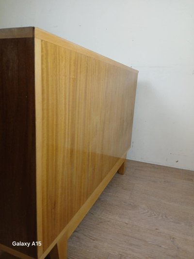 Nach Jules Leleu: Seltenes Eck-Sideboard aus hellem Holz, Art Deco-Zeit, um 1930