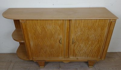 Da Jules Leleu: rara credenza angolare in legno chiaro, periodo Art Déco, circa 1930