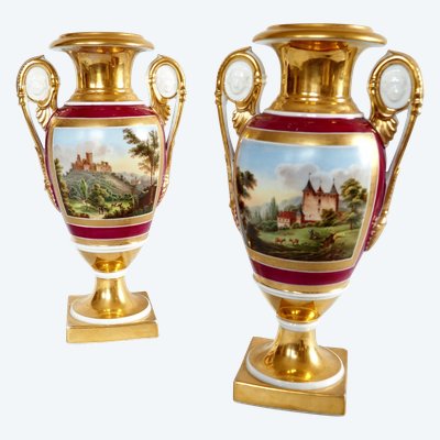 Pair of gilded and polychrome porcelain vases from Paris, Restoration period - 32,5cm