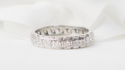 American wedding band in white gold and diamonds 0.52ct