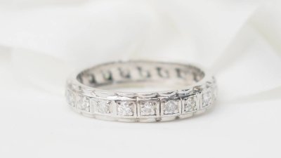 American wedding band in white gold and diamonds 0.52ct