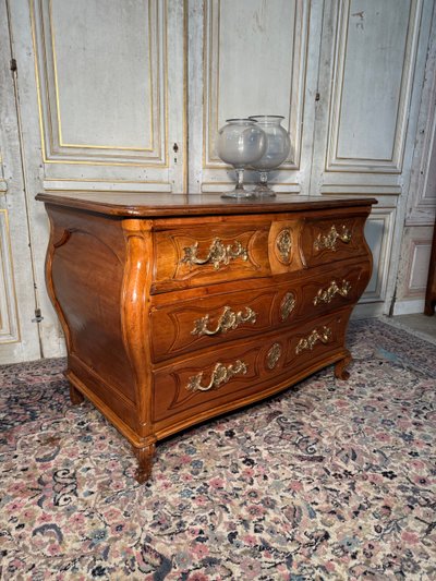 18th century Louis XV chest of drawers