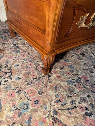 18th century Louis XV chest of drawers