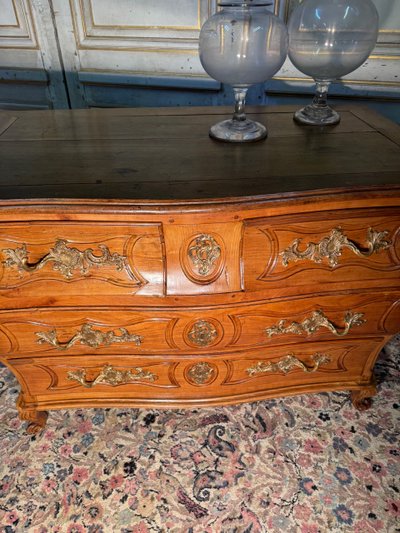 18th century Louis XV chest of drawers