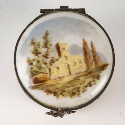 A Small Porcelain Pill Box, 20th Century